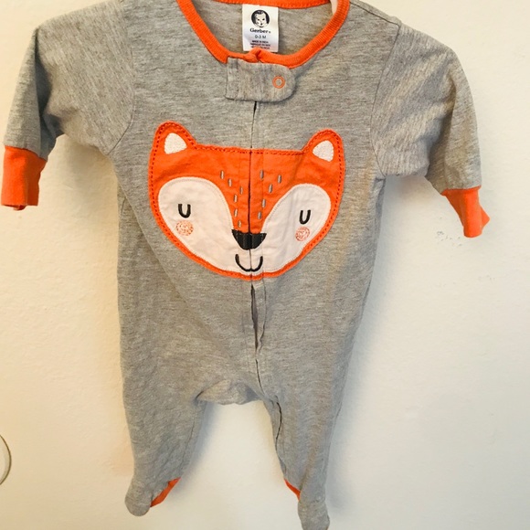 Gerber Zip-Up Footed Onesies (0-3 mo) - Picture 3 of 4